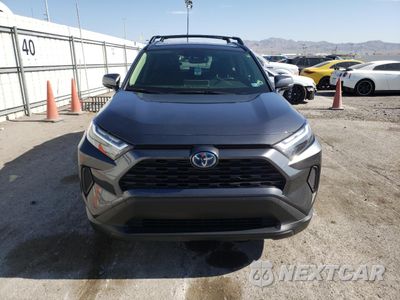 Piąte zdjęcie samochodu w środku: 2024 TOYOTA RAV4 XLE VIN:JTMRWRFV4RD237142 - miniatura