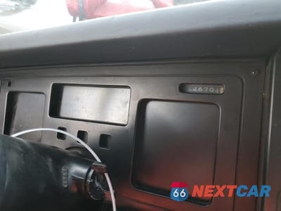 Zdjęcie 9 z 12 samochodu: 1984 CHEVROLET CORVETTE VIN:1G1AY0785E5111879 - miniatura