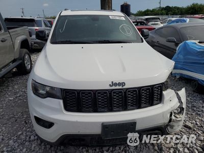 Piąte zdjęcie samochodu w środku: 2018 JEEP GRAND CHEROKEE LAREDO VIN:1C4RJFAGXJC352702 - miniatura