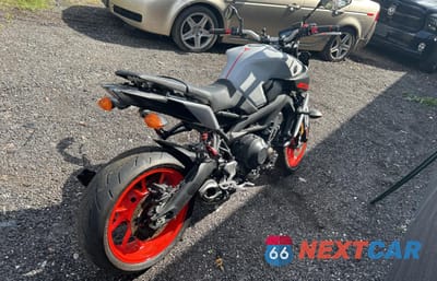 Czwarte zdjęcie samochodu z boku: 2019 YAMAHA MT09 VIN:JYARN53E0KA004605 - miniatura