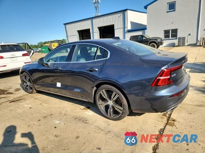 Drugie zdjęcie samochodu z przodu: 2022 VOLVO S60 B5 INSCRIPTION VIN:7JRL12TL0NG161640 - miniatura