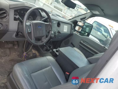 Zdjęcie 8 z 12 samochodu: 2013 FORD F450 SUPER DUTY VIN:1FDUF4GY9DEB20760 - miniatura