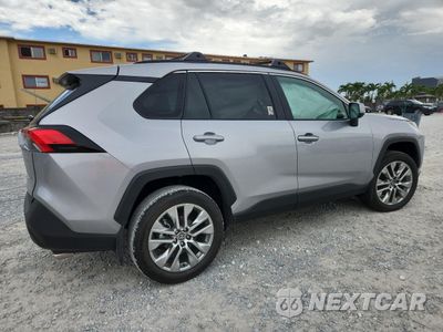 Trzecie zdjęcie samochodu z tyłu: 2025 TOYOTA RAV4 XLE PREMIUM VIN:2T3C1RFV6SC332719 - miniatura