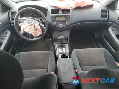 Zdjęcie 8 z 12 samochodu: 2003 HONDA ACCORD LX VIN:1HGCM56393A058656 - miniatura