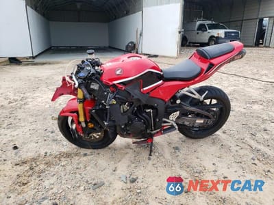 Trzecie zdjęcie samochodu z tyłu: 2018 HONDA CBR600 RR VIN:JH2PC40J6JK400342 - miniatura