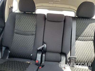 Zdjęcie 10 z 13 samochodu: 2019 NISSAN ROGUE S VIN:5N1AT2MV2KC831901 - miniatura