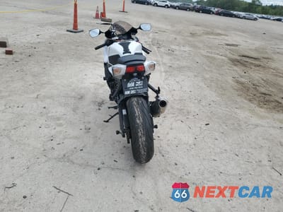 Czwarte zdjęcie samochodu z boku: 2020 SUZUKI GSX-R750 VIN:JS1GR7MA0L7100590 - miniatura