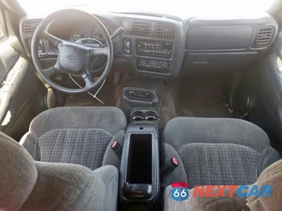 Zdjęcie 8 z 15 samochodu: 2000 CHEVROLET BLAZER VIN:1GNCS13WXY2128671 - miniatura