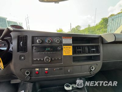 Zdjęcie 9 z 10 samochodu: 2013 GMC SAVANA G1500 VIN:1GTS8AF44D1154132 - miniatura