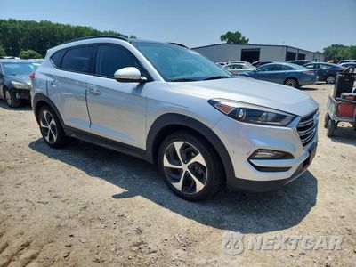 Czwarte zdjęcie samochodu z boku: 2016 HYUNDAI TUCSON LIMITED VIN:KM8J3CA28GU138879 - miniatura