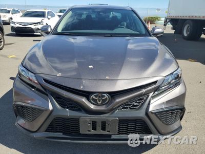 Piąte zdjęcie samochodu w środku: 2023 TOYOTA CAMRY SE NIGHT SHADE VIN:4T1T11AK2PU159083 - miniatura