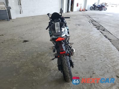 Czwarte zdjęcie samochodu z boku: 2020 KAWASAKI EX400 VIN:JKAEXKG14LDA67299 - miniatura