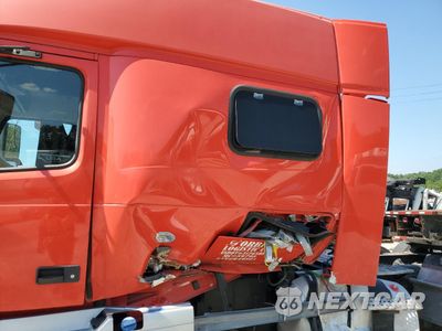 Zdjęcie 9 z 10 samochodu: 2015 VOLVO VN VNL VIN:4V4NC9EH5FN186523 - miniatura