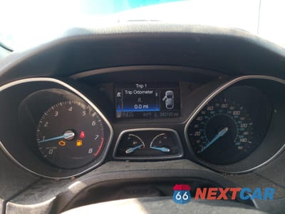 Zdjęcie 9 z 14 samochodu: 2012 FORD FOCUS TITANIUM VIN:1FAHP3N25CL230197 - miniatura