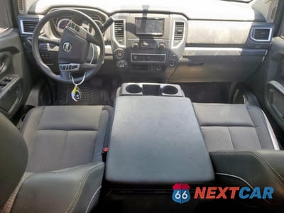 Zdjęcie 8 z 12 samochodu: 2017 NISSAN TITAN XD S VIN:1N6BA1F36HN522222 - miniatura