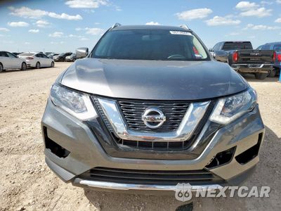 Piąte zdjęcie samochodu w środku: 2017 NISSAN ROGUE S VIN:KNMAT2MT6HP547076 - miniatura