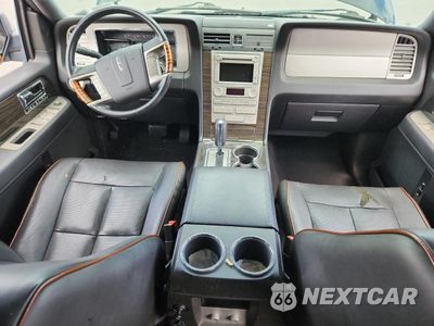 Zdjęcie 8 z 15 samochodu: 2008 LINCOLN NAVIGATOR L VIN:5LMFL28508LJ13849 - miniatura