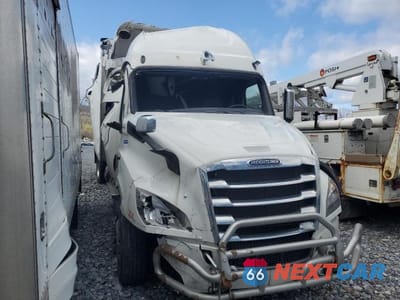 2020 FREIGHTLINER CASCADIA 116 1FVAHNDV6LLKY5942 - główne zdjęcie licytacji z USA - miniatura