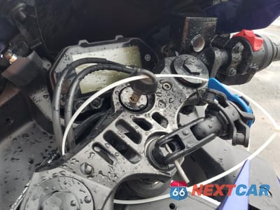 Zdjęcie 8 z 10 samochodu: 2023 YAMAHA YZFR3 A VIN:MH3RH18Y9PK012907 - miniatura