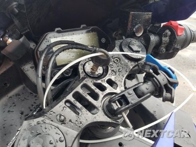 Zdjęcie 8 z 10 samochodu: 2023 YAMAHA YZFR3 A VIN:MH3RH18Y9PK012907 - miniatura