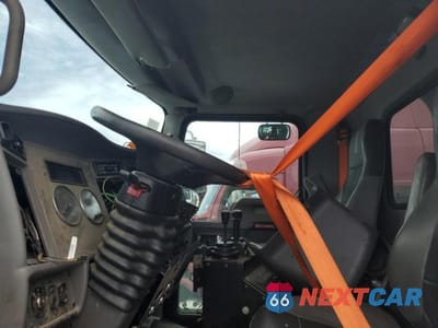 Piąte zdjęcie samochodu w środku: 2018 KENWORTH CONSTRUCTION T370 VIN:2NKHLJ9X9JM202225 - miniatura