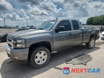 2008 CHEVROLET SILVERADO K1500 1GCEK19038Z317674 - główne zdjęcie licytacji z USA - miniatura