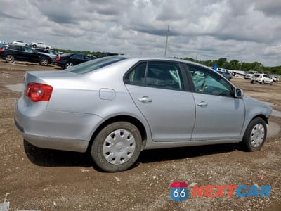 Trzecie zdjęcie samochodu z tyłu: 2005 VOLKSWAGEN NEW JETTA VALUE VIN:3VWPF71K55M613299 - miniatura