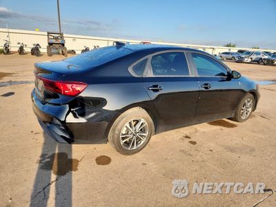 Trzecie zdjęcie samochodu z tyłu: 2024 KIA FORTE LX VIN:3KPF24AD5RE837795 - miniatura