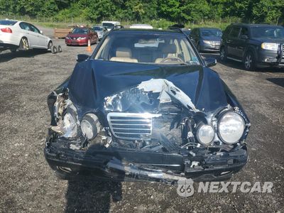 Piąte zdjęcie samochodu w środku: 2000 MERCEDES-BENZ E 320 4MATIC VIN:WDBJH82J2YX029602 - miniatura