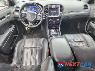 Zdjęcie 8 z 12 samochodu: 2021 CHRYSLER 300C VIN:2C3CCABG1MH660638 - miniatura
