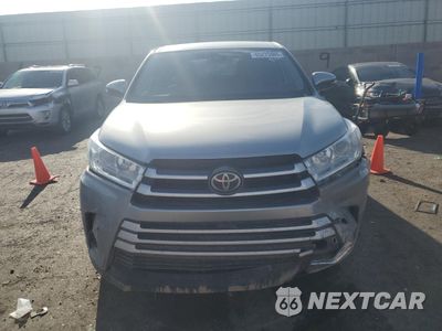 Piąte zdjęcie samochodu w środku: 2019 TOYOTA HIGHLANDER LE VIN:5TDBZRFHXKS738761 - miniatura