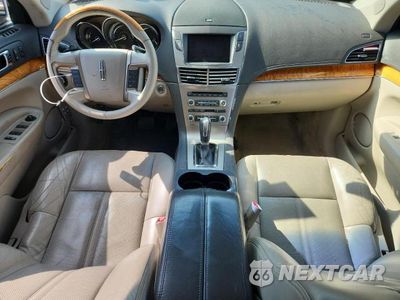 Zdjęcie 8 z 13 samochodu: 2010 LINCOLN MKT VIN:2LMHJ5AT6ABJ26658 - miniatura