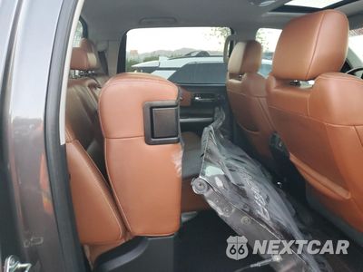 Zdjęcie 11 z 13 samochodu: 2016 TOYOTA TUNDRA CREWMAX 1794 VIN:5TFAW5F14GX551615 - miniatura