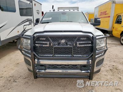 Piąte zdjęcie samochodu w środku: 2023 RAM 3500 TRADESMAN VIN:3C63RRGL8PG524453 - miniatura