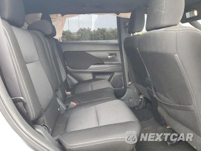 Zdjęcie 21 z 26 samochodu: 2018 MITSUBISHI OUTLANDER SE VIN:JA4AD3A39JZ018913 - miniatura