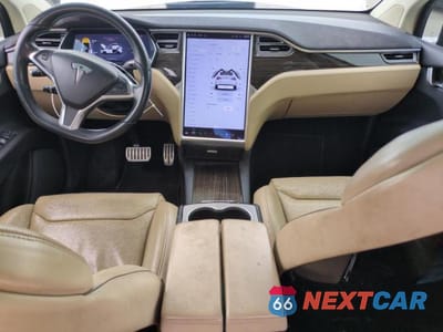 Zdjęcie 8 z 13 samochodu: 2016 TESLA MODEL X VIN:5YJXCAE49GF003613 - miniatura