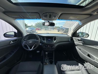 Zdjęcie 9 z 15 samochodu: 2017 HYUNDAI TUCSON LIMITED VIN:KM8J3CA27HU432663 - miniatura
