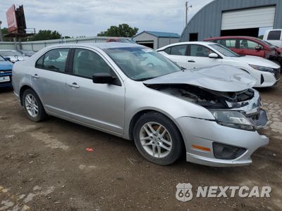 Czwarte zdjęcie samochodu z boku: 2011 FORD FUSION S VIN:3FAHP0GA1BR243371 - miniatura