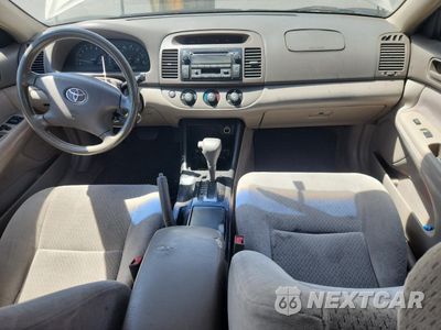 Zdjęcie 8 z 12 samochodu: 2002 TOYOTA CAMRY LE VIN:JTDBE32K620099503 - miniatura