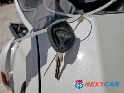 Zdjęcie 8 z 10 samochodu: 2019 CAN-AM SPYDER ROADSTER RT VIN:2BXNBDD23KV001081 - miniatura