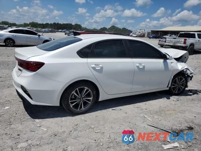 Trzecie zdjęcie samochodu z tyłu: 2023 KIA FORTE LX VIN:3KPF24AD0PE585709 - miniatura