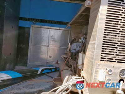 Zdjęcie 11 z 14 samochodu: 2011 ISUZU NPR VIN:JALC4W161B7000993 - miniatura