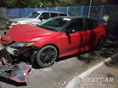 2024 TOYOTA CAMRY XSE 4T1K61AK1RU202814 - główne zdjęcie licytacji z USA - miniatura