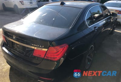Czwarte zdjęcie samochodu z boku: 2012 BMW 750 LXI VIN:WBAKC8C58CC435970 - miniatura