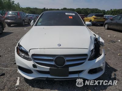 Piąte zdjęcie samochodu w środku: 2017 MERCEDES-BENZ C 300 4MATIC VIN:55SWF4KBXHU196653 - miniatura