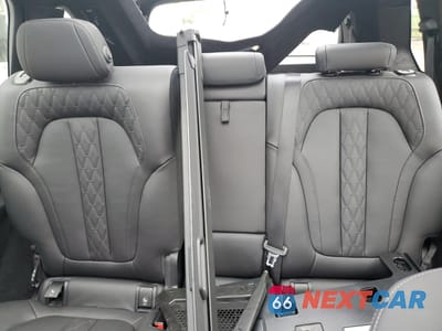 Zdjęcie 10 z 14 samochodu: 2023 BMW X7 M60I VIN:5UX33EM09P9S01265 - miniatura