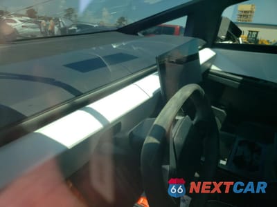 Zdjęcie 9 z 12 samochodu: 2024 TESLA CYBERTRUCK VIN:7G2CEHED9RA008292 - miniatura