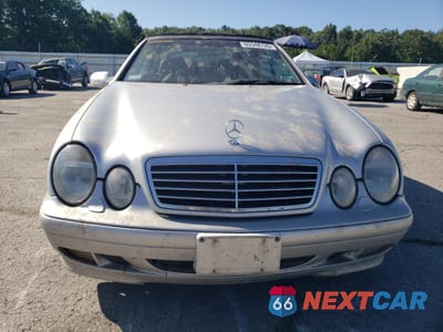 Piąte zdjęcie samochodu w środku: 2001 MERCEDES-BENZ CLK 320 VIN:WDBLK65G01T076445 - miniatura