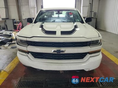 Zdjęcie 11 z 26 samochodu: 2018 CHEVROLET SILVERADO K1500 CUSTOM VIN:1GCVKPEC0JZ132703 - miniatura