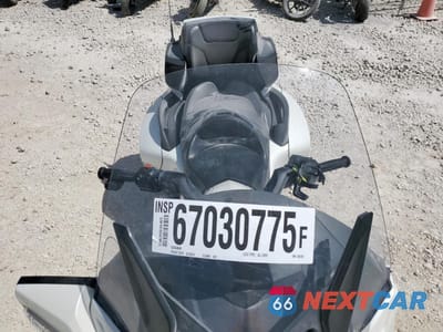 Piąte zdjęcie samochodu w środku: 2019 CAN-AM SPYDER ROADSTER RT VIN:2BXNBDD23KV001081 - miniatura
